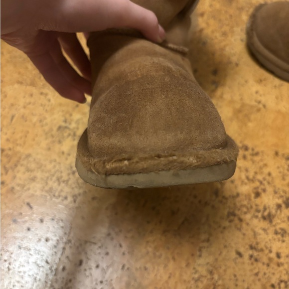 Women’s classic bailey button uggs Size: 5 - Picture 3 of 13